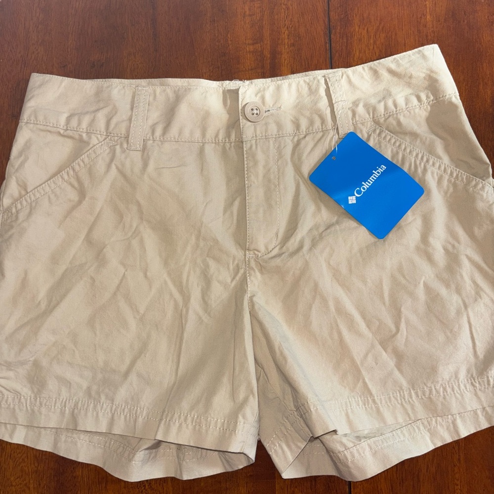 Columbia Women's Tan Shorts